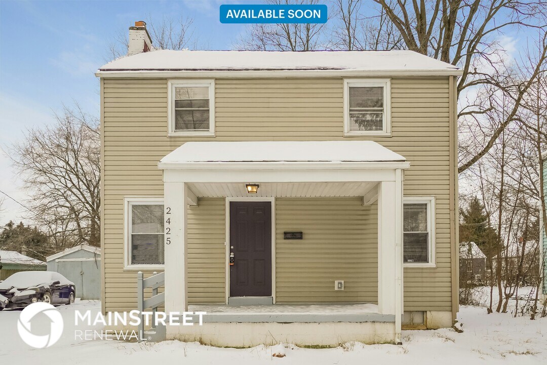 2425 Delbert Rd in Columbus, OH - Building Photo