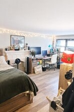 924 W Newport Ave in Chicago, IL - Foto de edificio - Building Photo