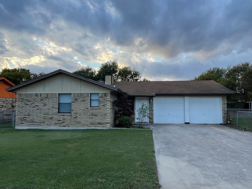 2109 Lago Trail in Killeen, TX - Building Photo