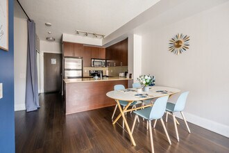 1983 Front St W, Unit SI ID1494948P in Toronto, ON - Building Photo - Building Photo