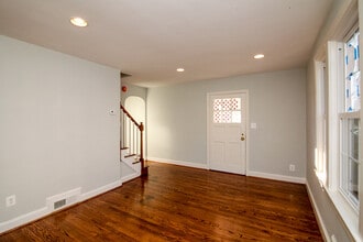 2713 South Veitch Street in Arlington, VA - Foto de edificio - Building Photo