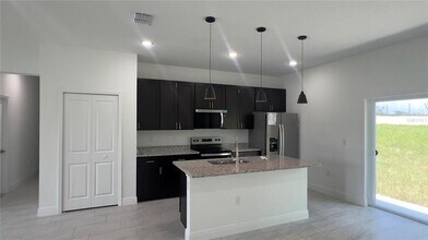 3315 W Montgomery Ln in Citrus Springs, FL - Building Photo - Building Photo