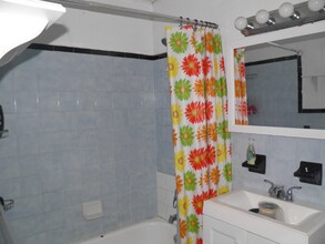 13 Bleecker St-Unit -2R Room 2 in Brooklyn, NY - Building Photo - Building Photo