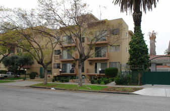 Sunwood Towers in Los Angeles, CA - Building Photo - Building Photo