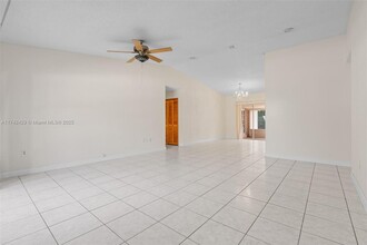 9034 SW 163rd Terrace in Palmetto Bay, FL - Building Photo - Building Photo