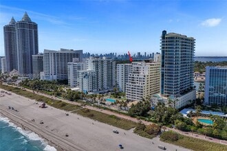5005 Collins Ave in Miami Beach, FL - Building Photo - Building Photo