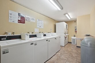 13266 Foothill Blvd in Los Angeles, CA - Building Photo - Building Photo