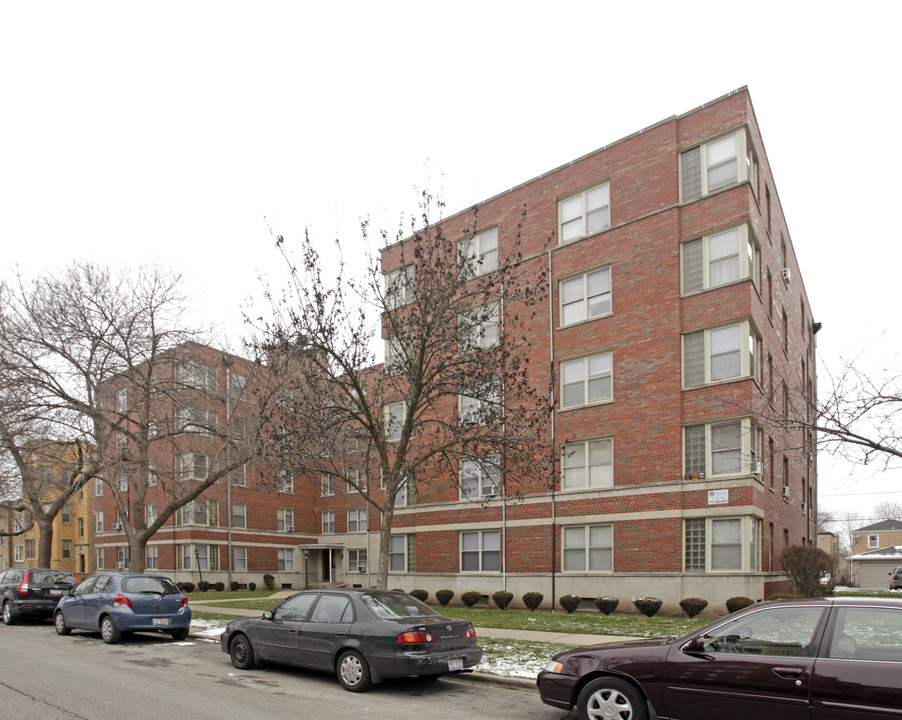 Lincoln Square in Chicago, IL - Building Photo