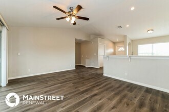 4114 4th St SW in Lehigh Acres, FL - Foto de edificio - Building Photo