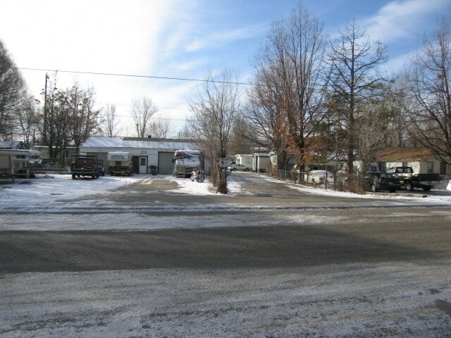 157 1st St N in Nampa, ID - Foto de edificio - Building Photo