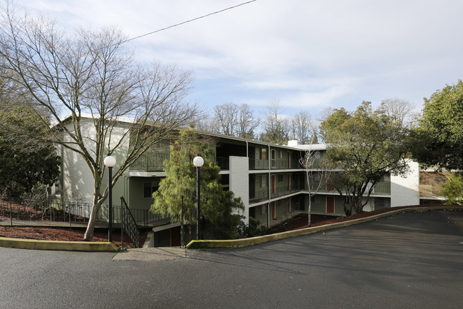 Lake Village in Portland, OR - Foto de edificio - Building Photo