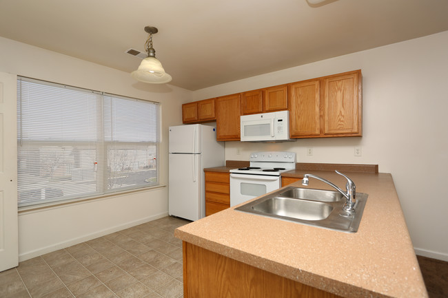 Stratford Commons Apartments in St. Louis, MO - Building Photo - Interior Photo