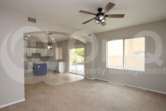 4025 W Carter Rd in Phoenix, AZ - Building Photo - Building Photo