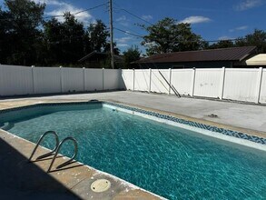 156 Pinecrest Dr in Sanford, FL - Building Photo - Building Photo