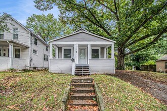 517 Regent St in Lansing, MI - Building Photo - Building Photo