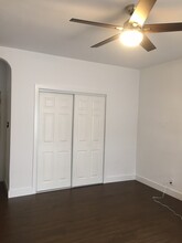 845 Normandie Ave, Unit 17 in Los Angeles, CA - Building Photo - Building Photo