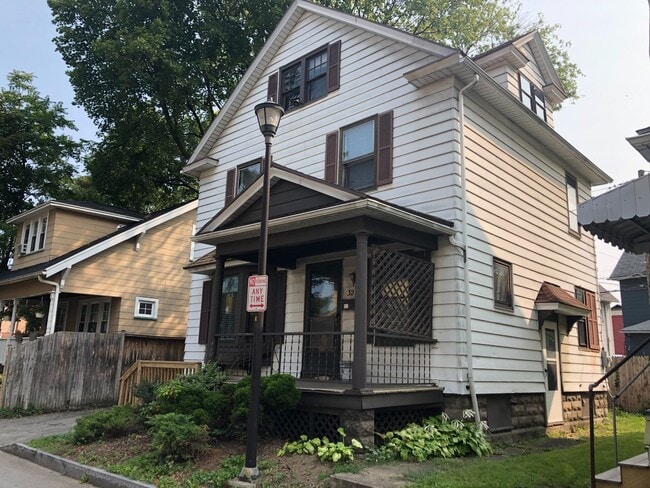property at 32 Engel Pl