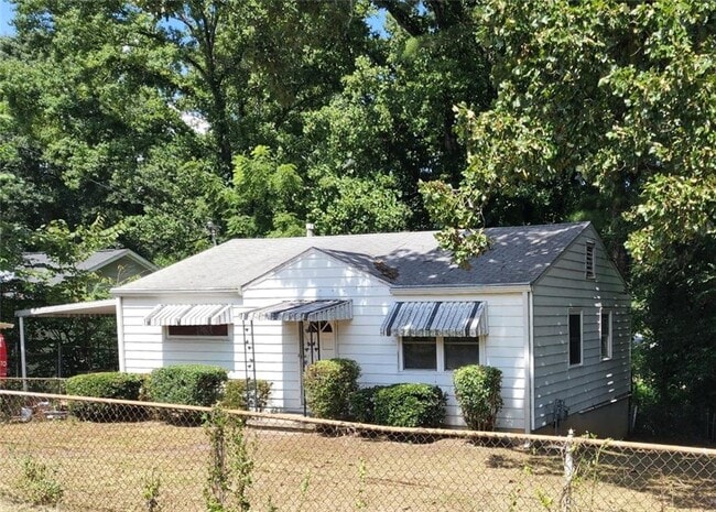 6279 Susan Ln in Atlanta, GA - Building Photo - Building Photo
