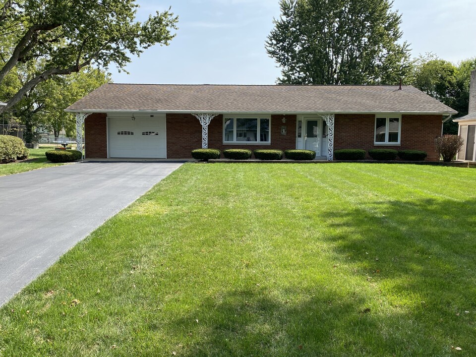 141 Park St in Plain City, OH - Building Photo