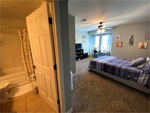835 SW 9th St, Unit 201 in Gainesville, FL - Building Photo - Building Photo