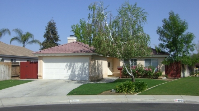 9008 Anchor Island Ct in Bakersfield, CA - Building Photo