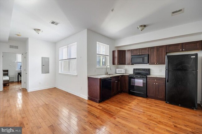 1322 N 15th St in Philadelphia, PA - Building Photo - Building Photo