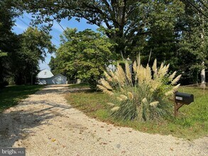 1005 Manning Dr in Fredericksburg, VA - Foto de edificio - Building Photo