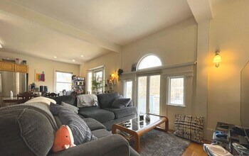 66 Englewood Ave in Brookline, MA - Building Photo - Building Photo