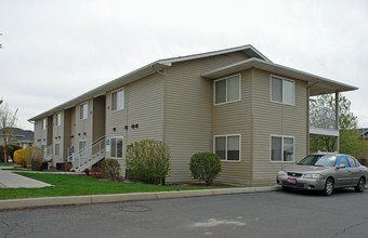 Saratoga Apartments in Twin Falls, ID - Building Photo - Building Photo