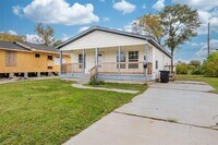 5206 Pershing St photo'