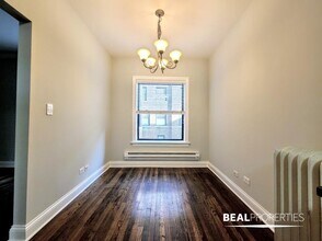 744 W Addison St in Chicago, IL - Building Photo - Building Photo