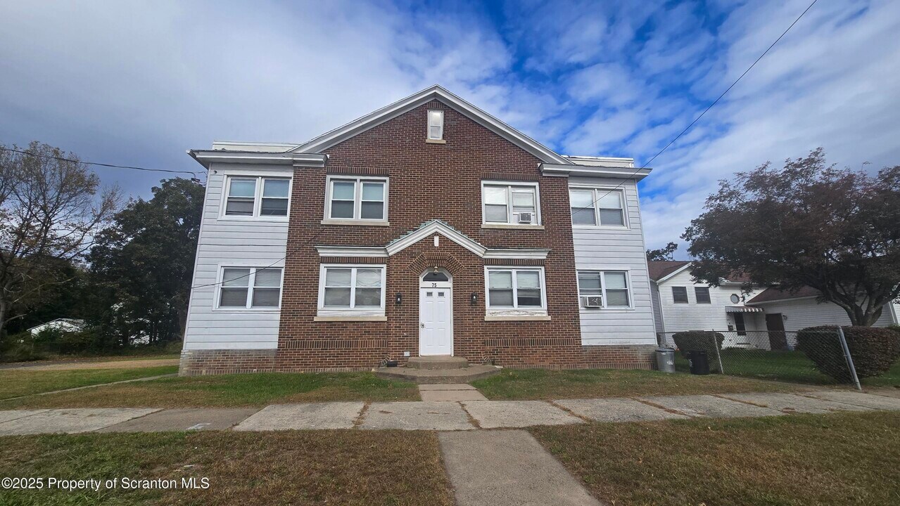 75 Melrose Ave in Wilkes-Barre, PA - Building Photo
