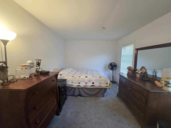 5109 McCullom Lake Rd in Mccullom Lake, IL - Building Photo - Building Photo