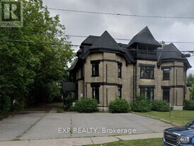 202 Green St in Cobourg, ON - Building Photo