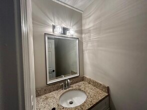 1242 Labrosse St in Detroit, MI - Building Photo - Building Photo