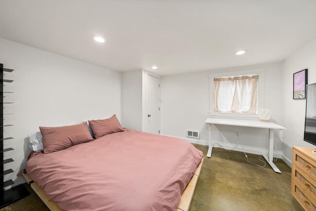 957 NW 64th St in Seattle, WA - Building Photo - Building Photo