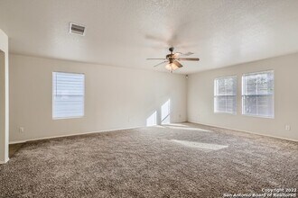 10034 Southern Sun in San Antonio, TX - Building Photo - Building Photo