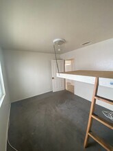6671 Del Playa Dr in Isla Vista, CA - Building Photo - Building Photo
