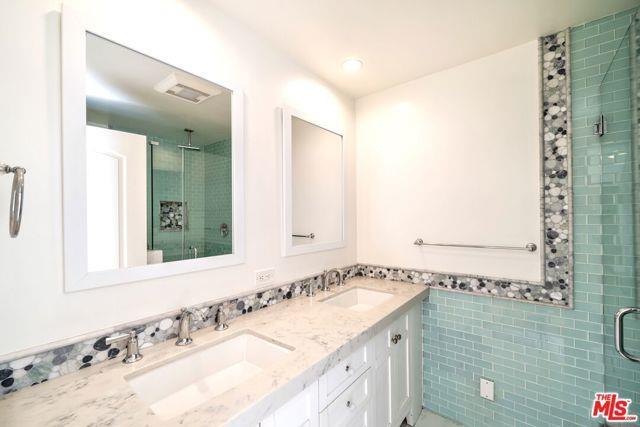 122 Montreal St in Los Angeles, CA - Building Photo - Building Photo
