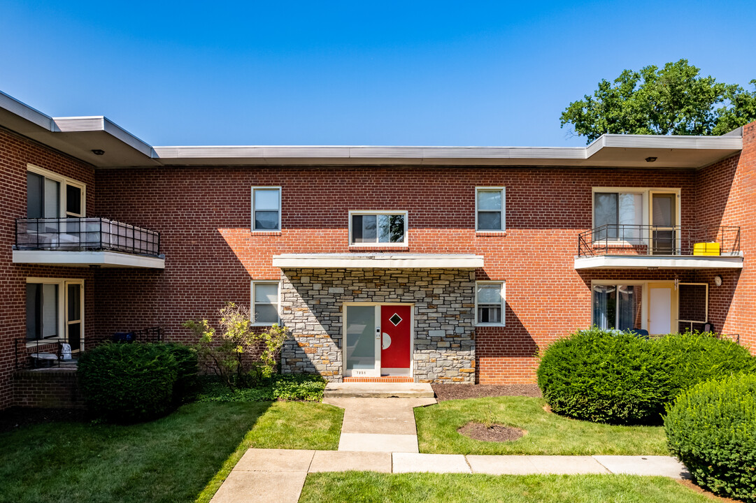 The Wilshire Apartments in Baltimore, MD - Building Photo