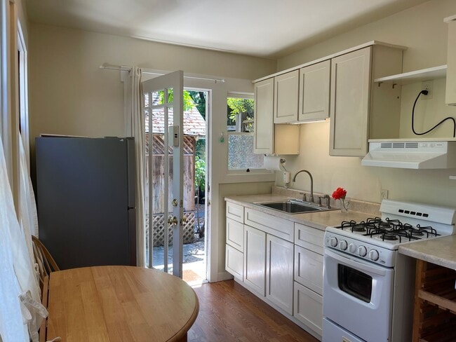 1292 Glenn St in Santa Rosa, CA - Building Photo - Building Photo