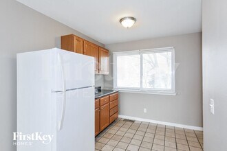 4941 Spring Forest Ln in Hazelwood, MO - Foto de edificio - Building Photo