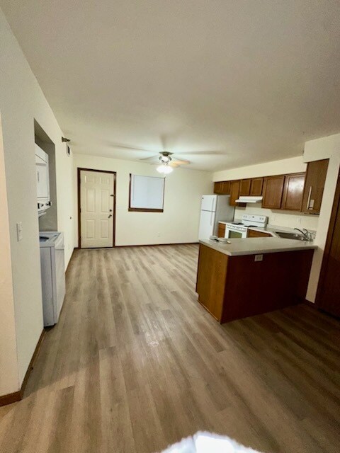 2176 S 95th St in West Allis, WI - Foto de edificio
