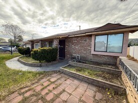 41135 E Stetson Ave in Hemet, CA - Building Photo