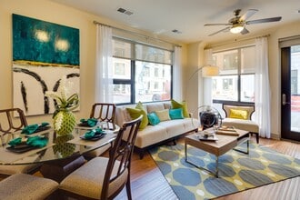 Inspire in Minneapolis, MN - Foto de edificio - Building Photo