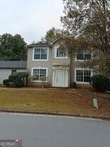 7355 Drake Ave in Lithonia, GA - Building Photo