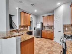 114 N Hawkhurst Cir in Magnolia, TX - Building Photo - Building Photo