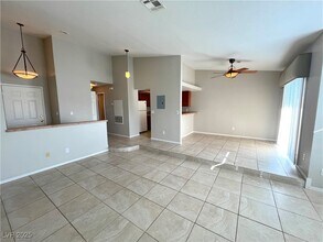 6250 W Flamingo Rd in Las Vegas, NV - Building Photo - Building Photo