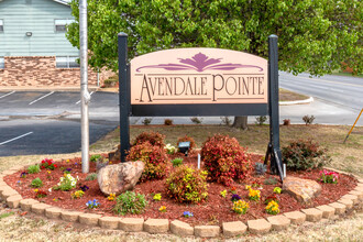 Avendale Pointe Apartments in Lawton, OK - Building Photo - Building Photo