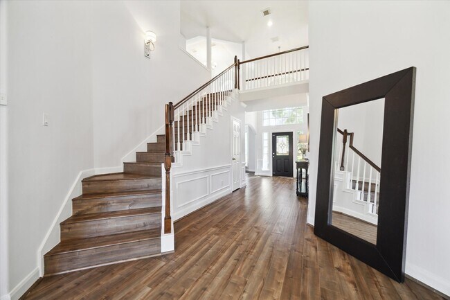 310 Brook Forest Trail in Sugar Land, TX - Building Photo - Building Photo